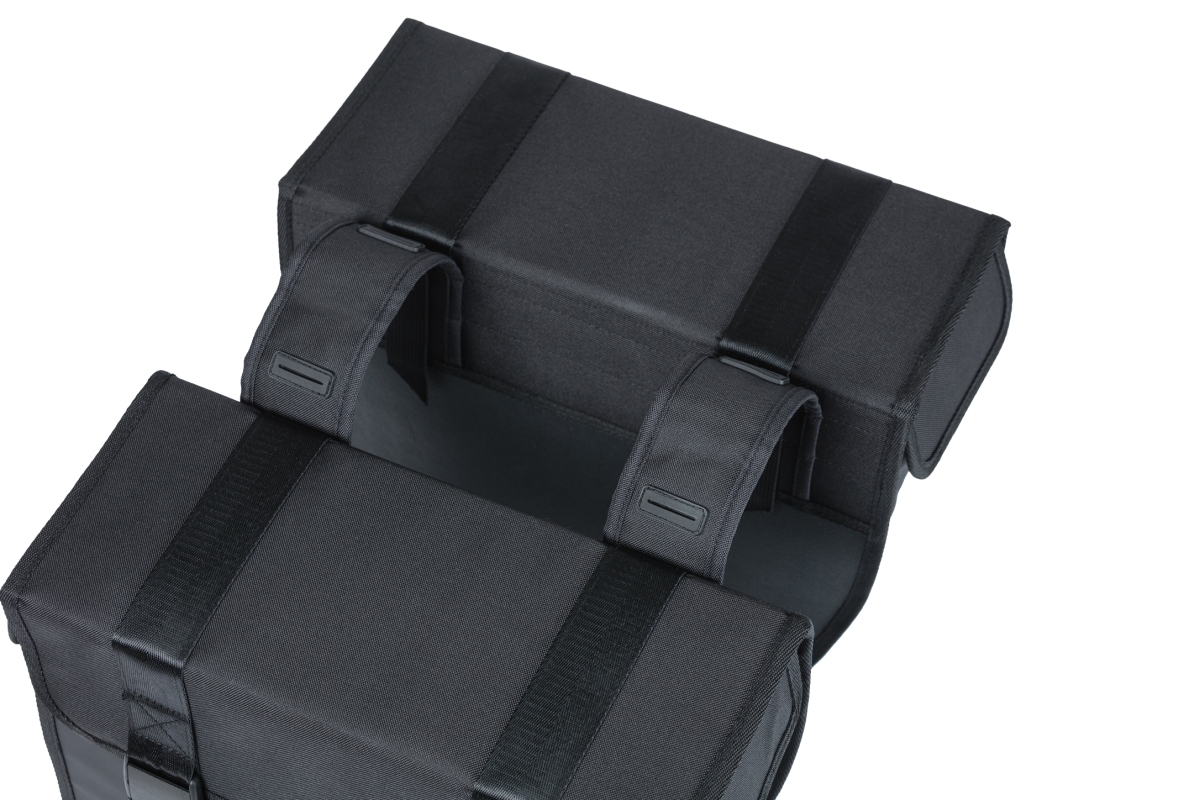 Taskesæt BASIL TOUR VANDTÆT XL 35 Liter Sort Bag 35x14x35cm. vandtæt. kan mont.  MIK-AVS-uniklip eller Racktime adapter.